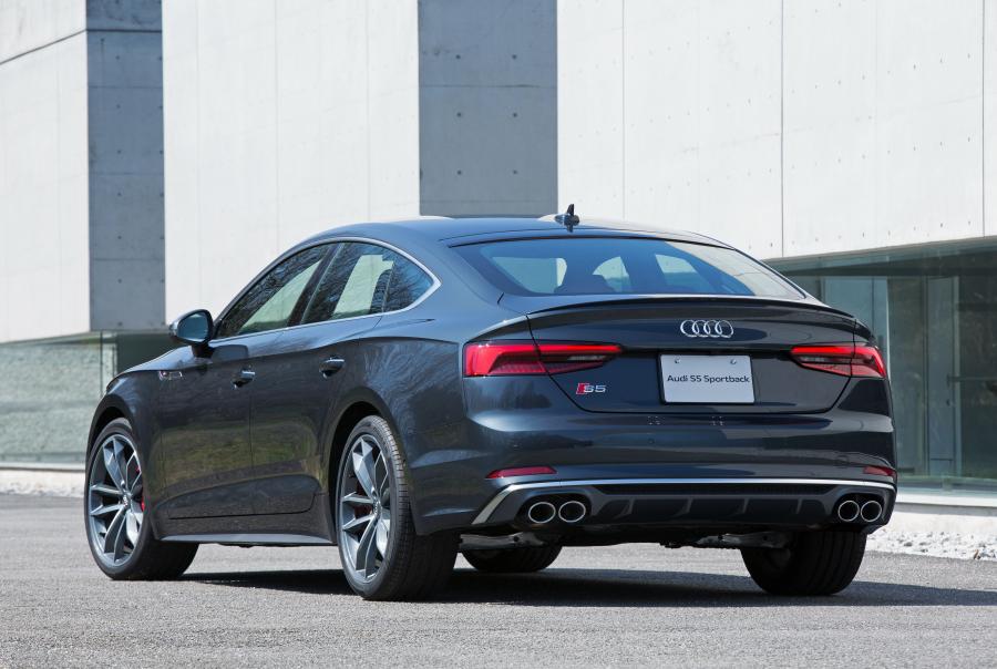  Audi S5 Sportback 2017 года  (JP) (фото 2 из 7)